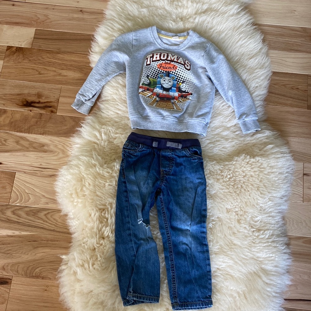Thomas & Friends Crew Neck Sweatshirt and Carter’s Jeans in 3T, little boy